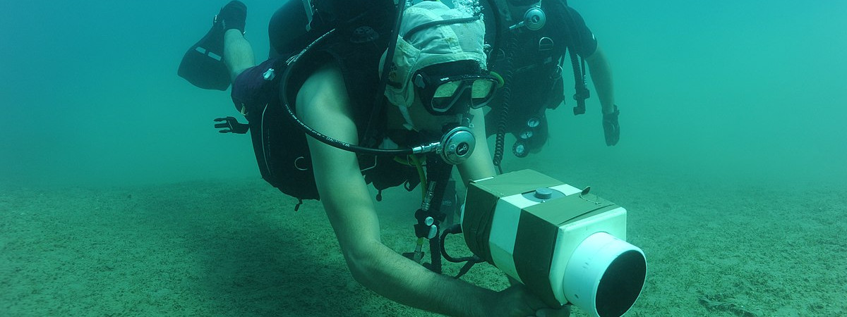 Обследование дна гидролокатором бокового обзора (ГБО / side scan sonar)